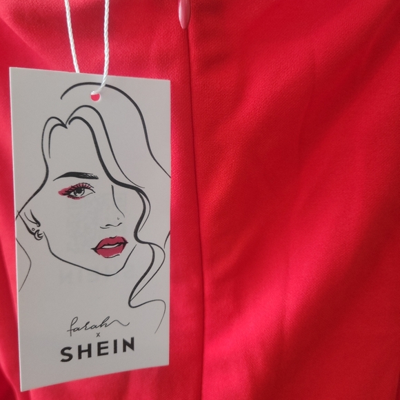 3/$30 Bold Red Long Sleeve Dress With Epic Shoulder Pads - Picture 8 of 11